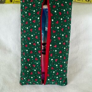 Heart Patterned Green Tissue Kleenex Holder handmade New. Comes with Kleenex